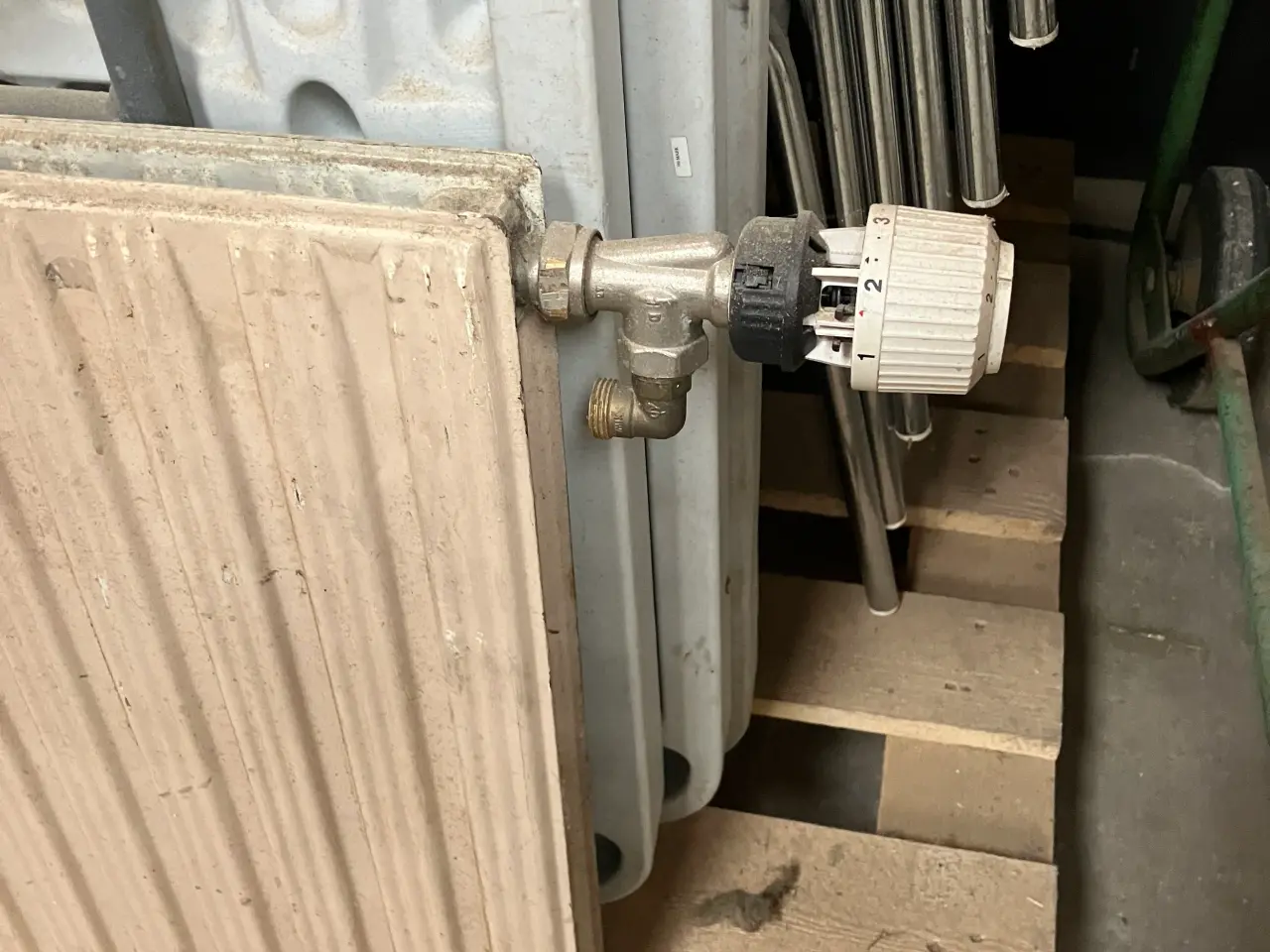 Billede 2 - Radiator PK2 incl termostat