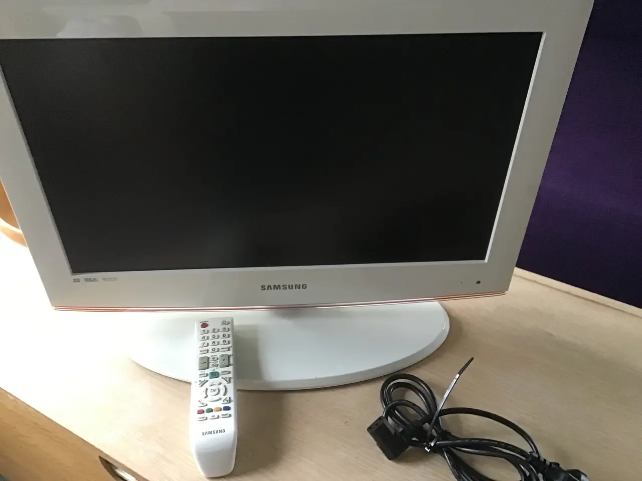 Billede 1 - TV . Samsung 22 tommer fjernsyn
