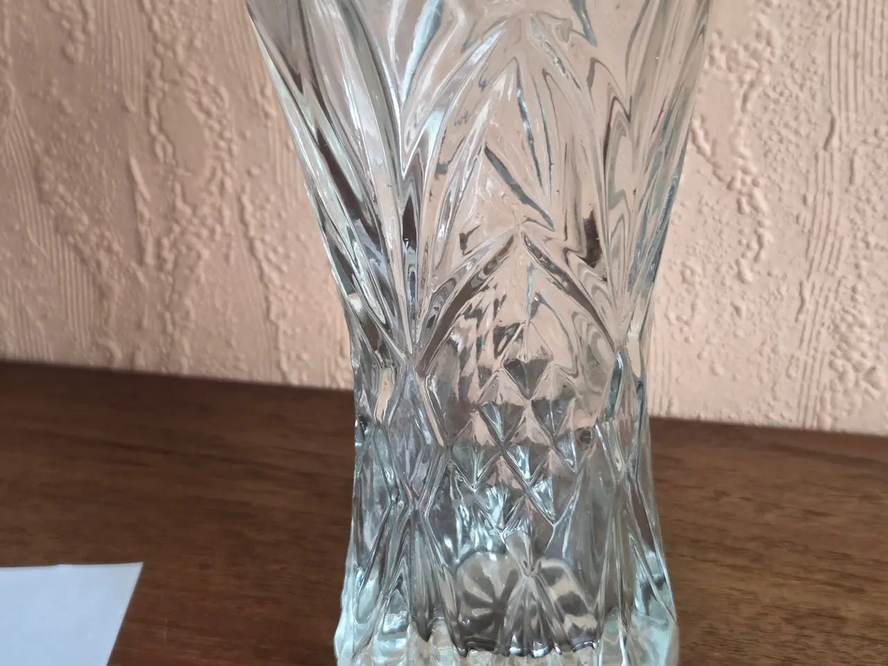 Billede 1 - Glasvase med mønster, H: 19 cm