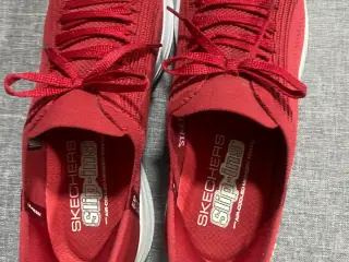 Sketchers slip-in