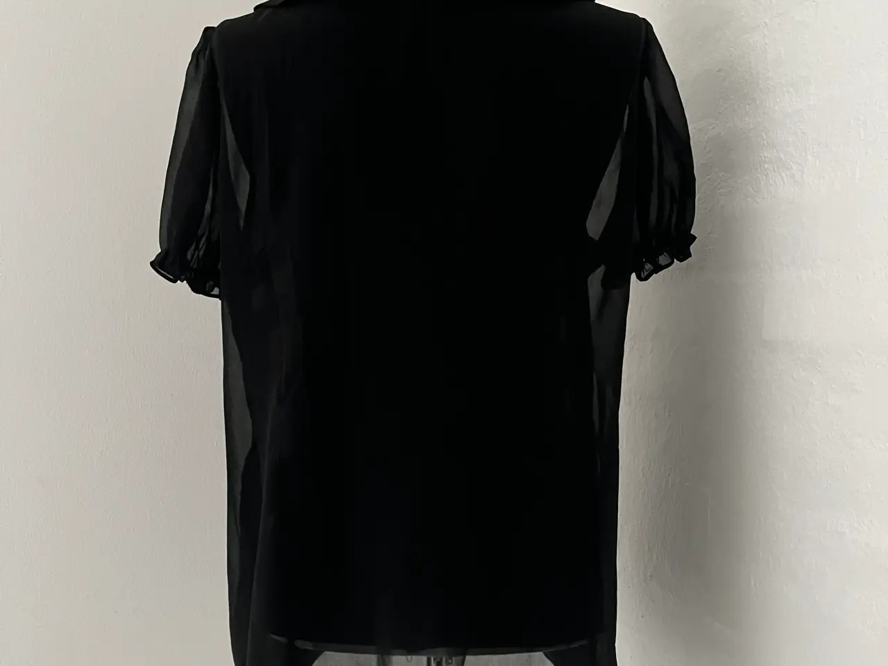 Billede 4 - T-shirt str.44 