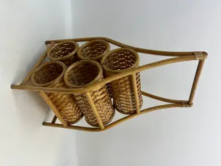 Retro vinreol / flaskeholder i bambus og flet