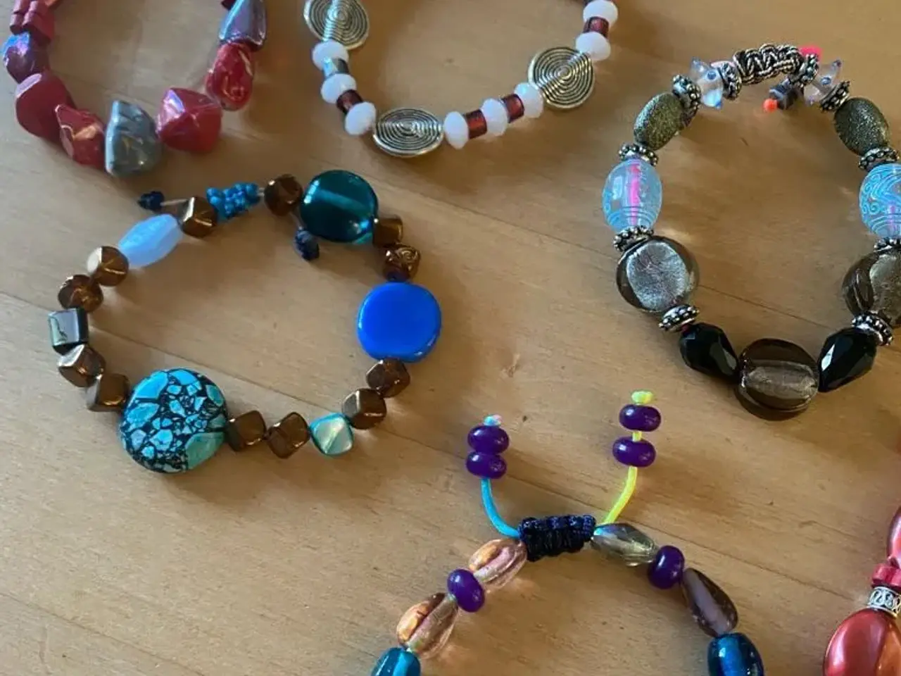 Billede 5 - Nye knyttede armbånd