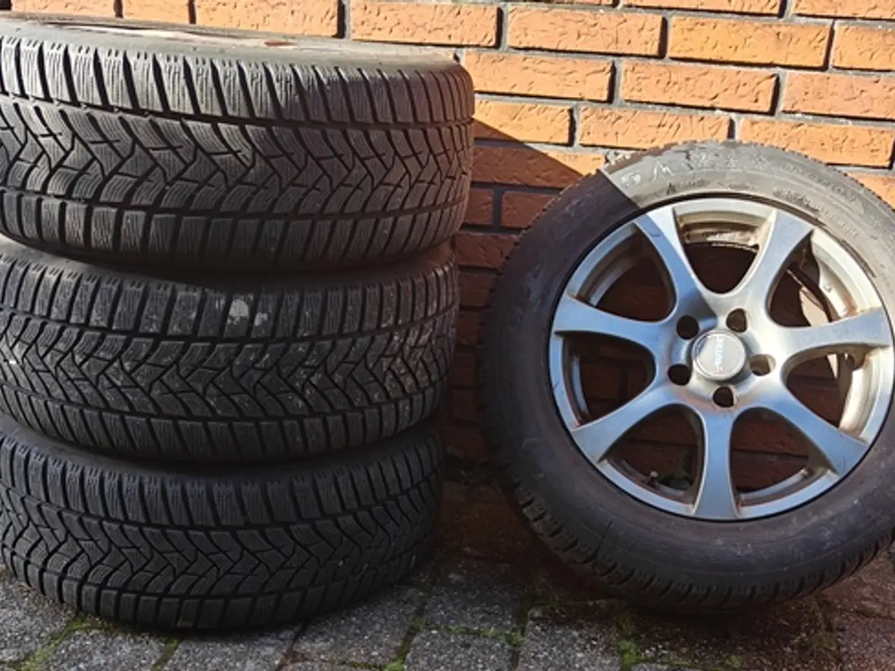 Billede 1 - Vinterhjul 255/55 R16 H95