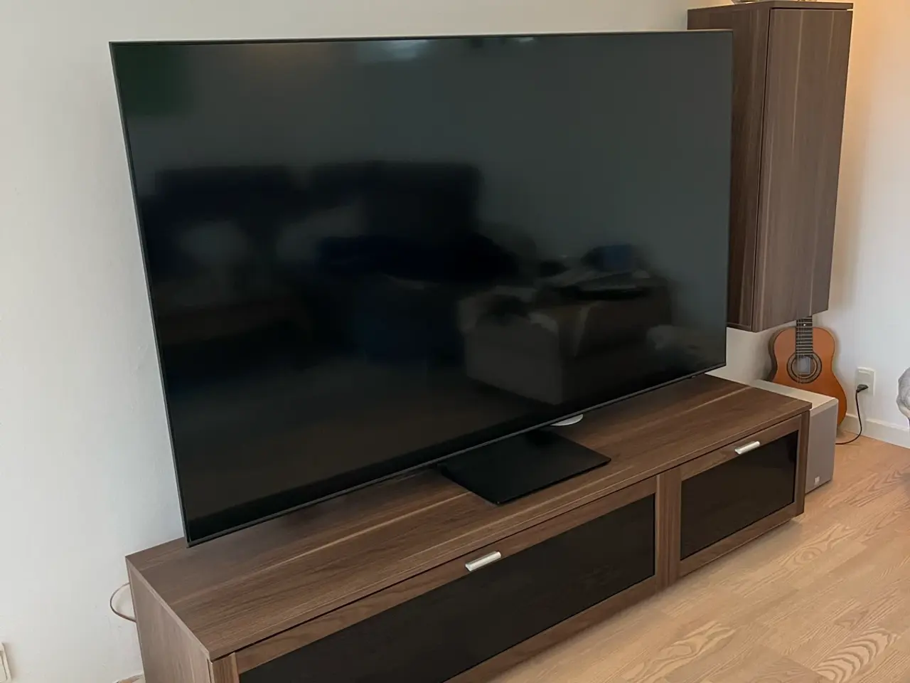 Billede 1 - TV-bænk i valnød