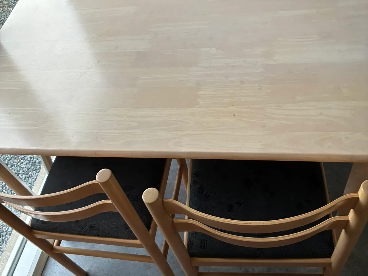 Billede 1 - Spisebord og 4 stole