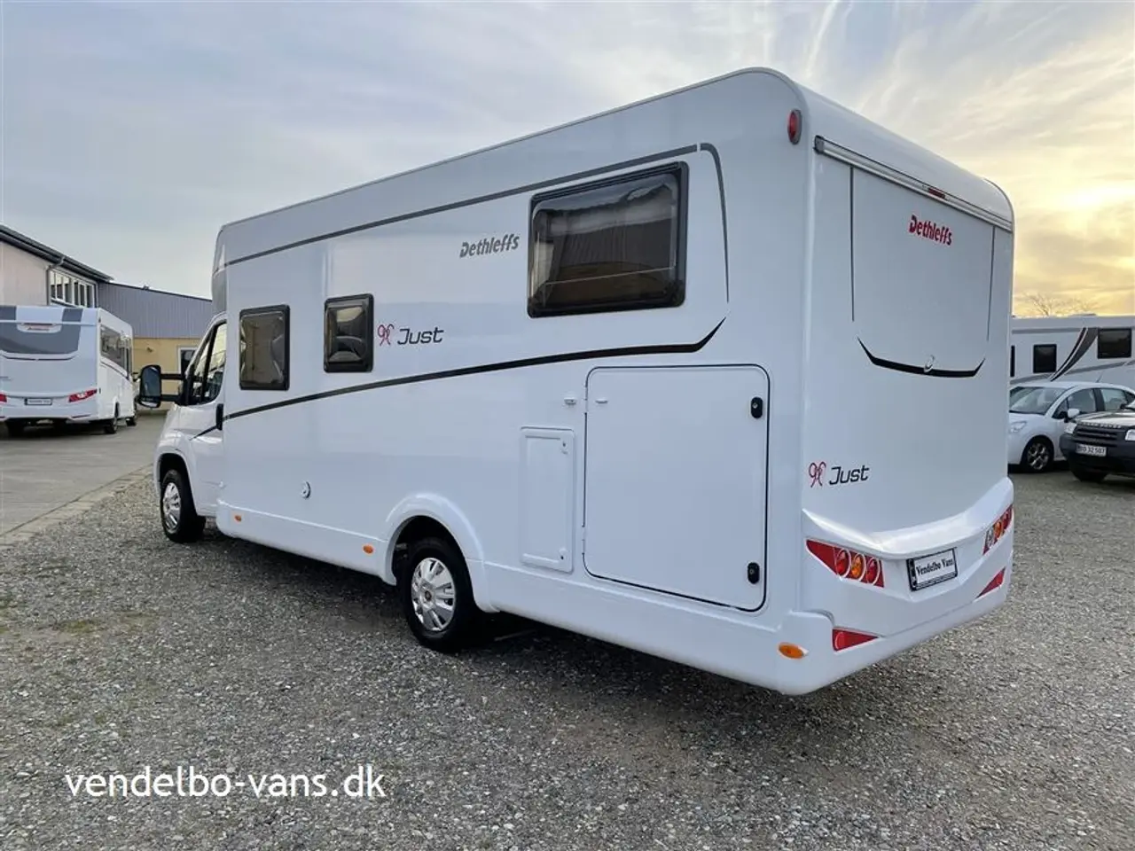 Billede 2 - 2025 - Dethleffs Just T 7052 EB - 90 Year   Enkeltsenge og garage - 90 års udstyrsmodellen
