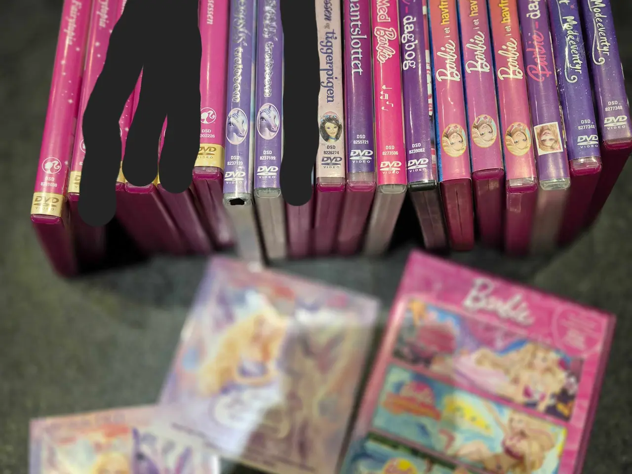 Billede 3 - Barbie dvd film og aktivitets dvd barbie