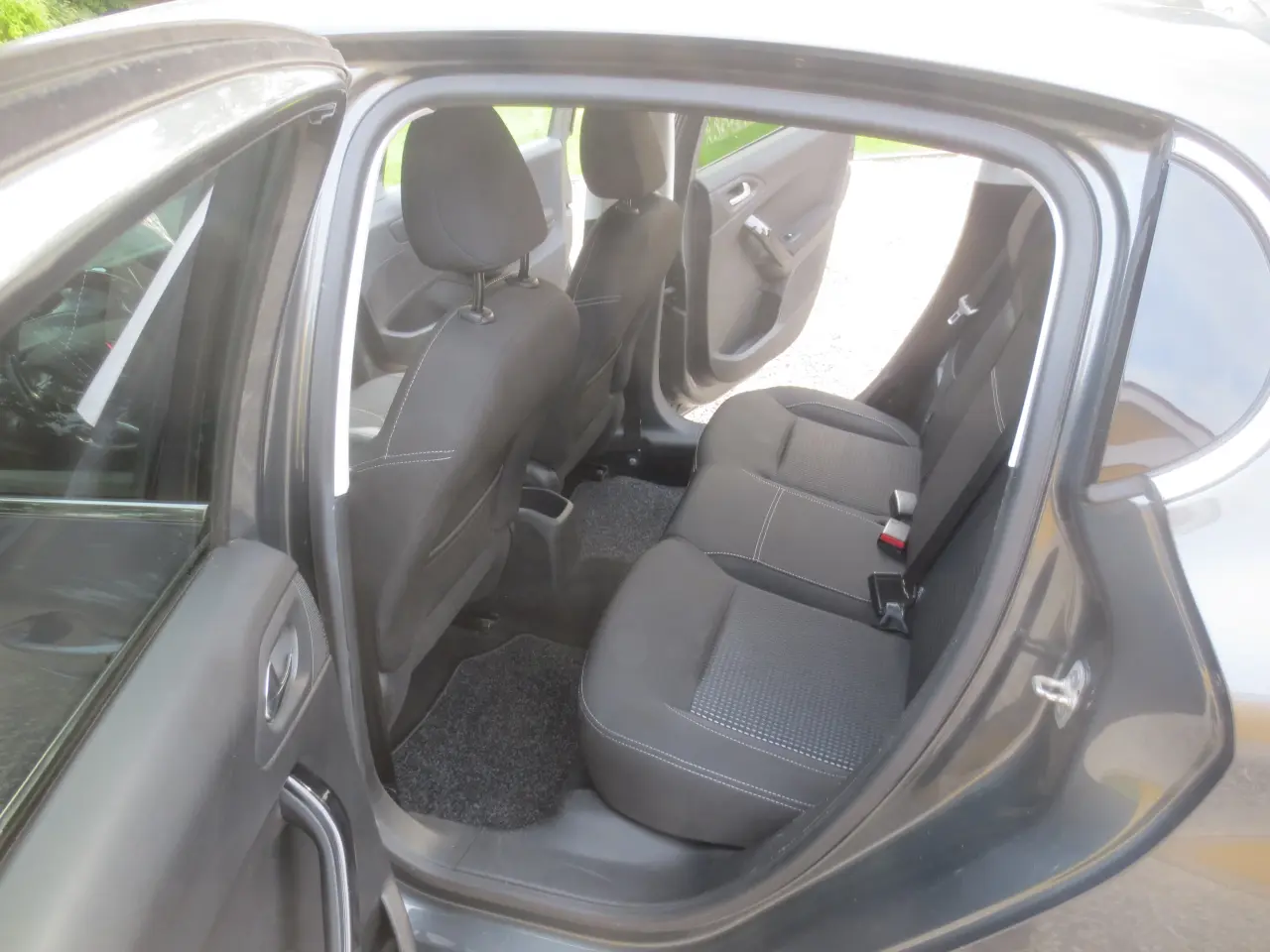 Billede 14 - Peugeot 208 1.6 BLUE HDi År 17. Synet 12/25.
