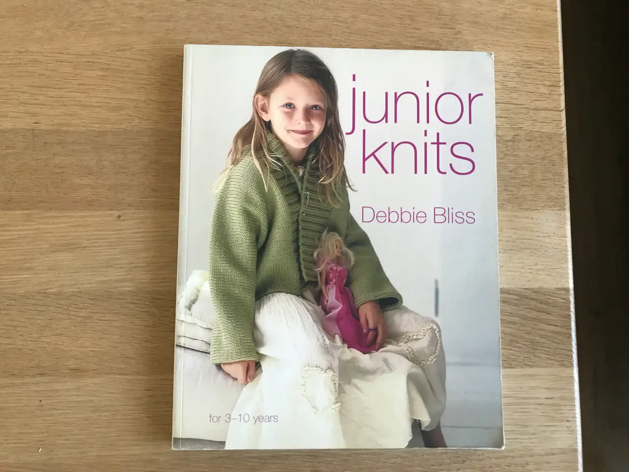 Billede 1 - junior knits  for 3-10 years  -  Debbie Bliss