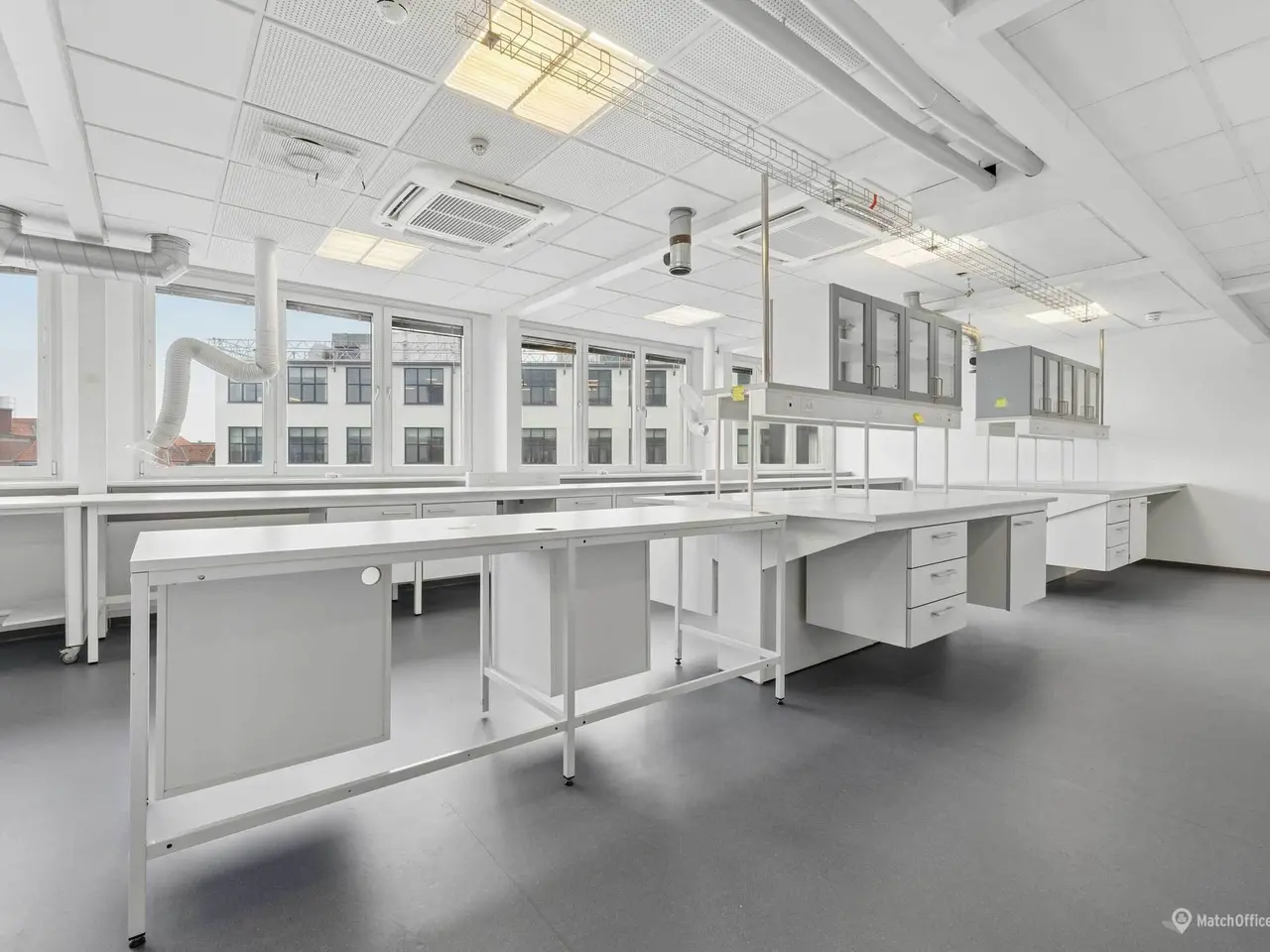 Billede 2 - Moderne og lyst laboratorium med kontor tæt på metro