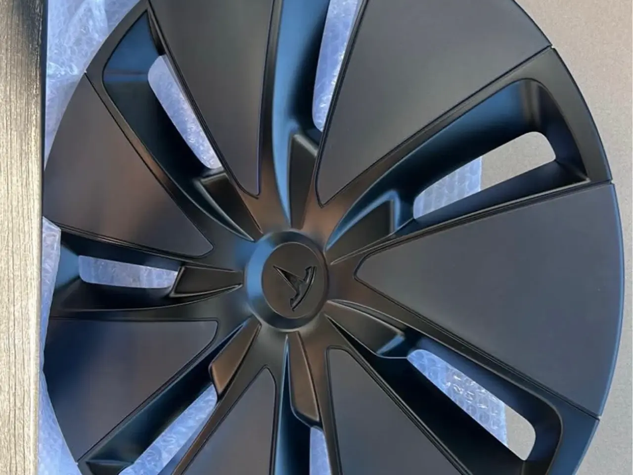 Billede 2 - Tesla hjulkapsler 18”