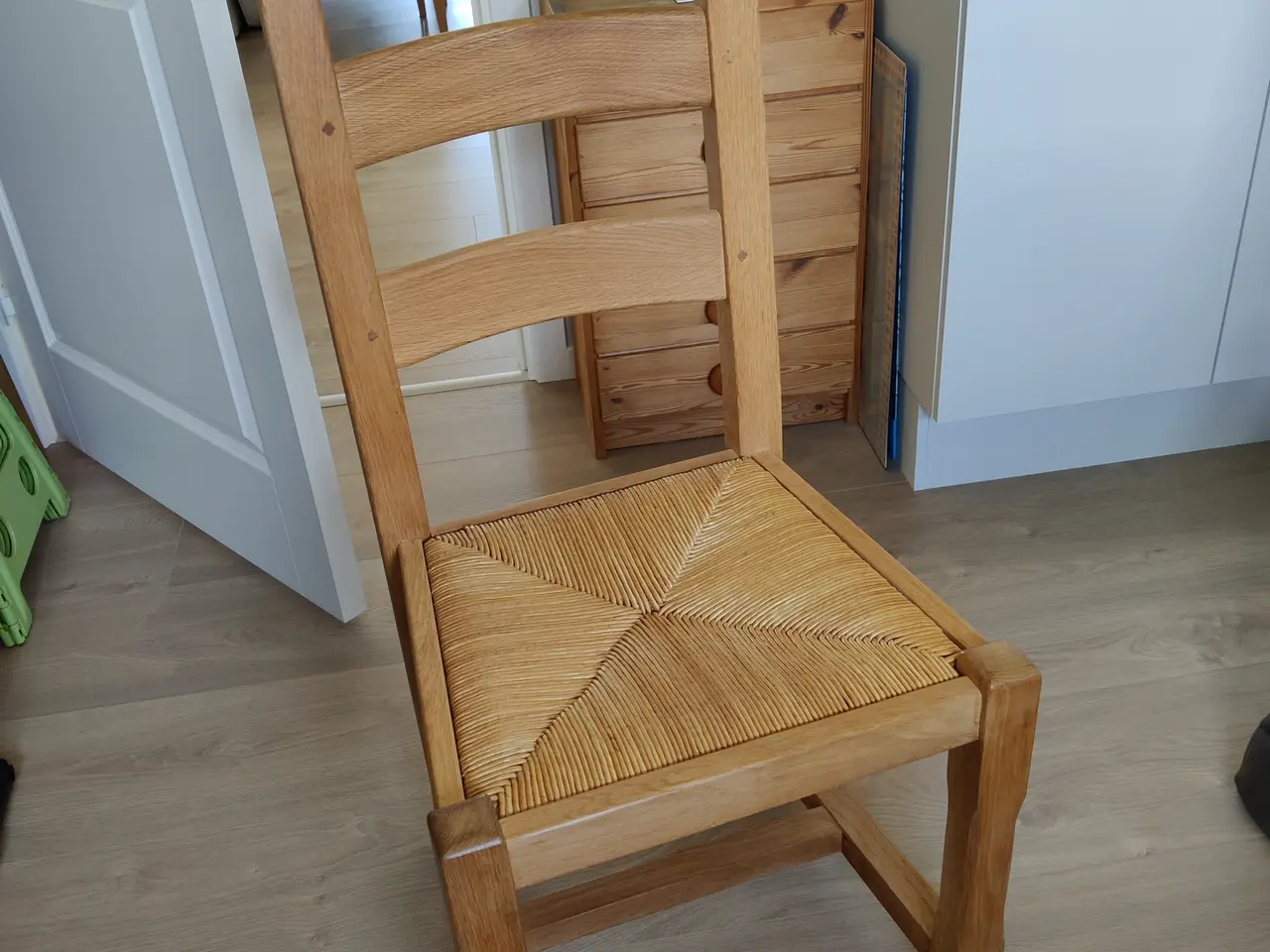 Billede 2 - Spisebord med 6 stole i massivt egetræ