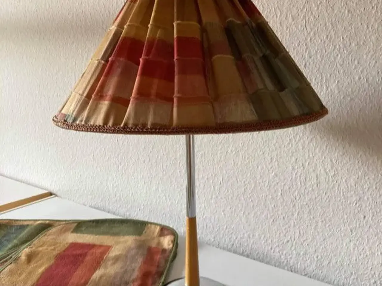 Billede 3 - Bordlampe + 8 dækkeservietter