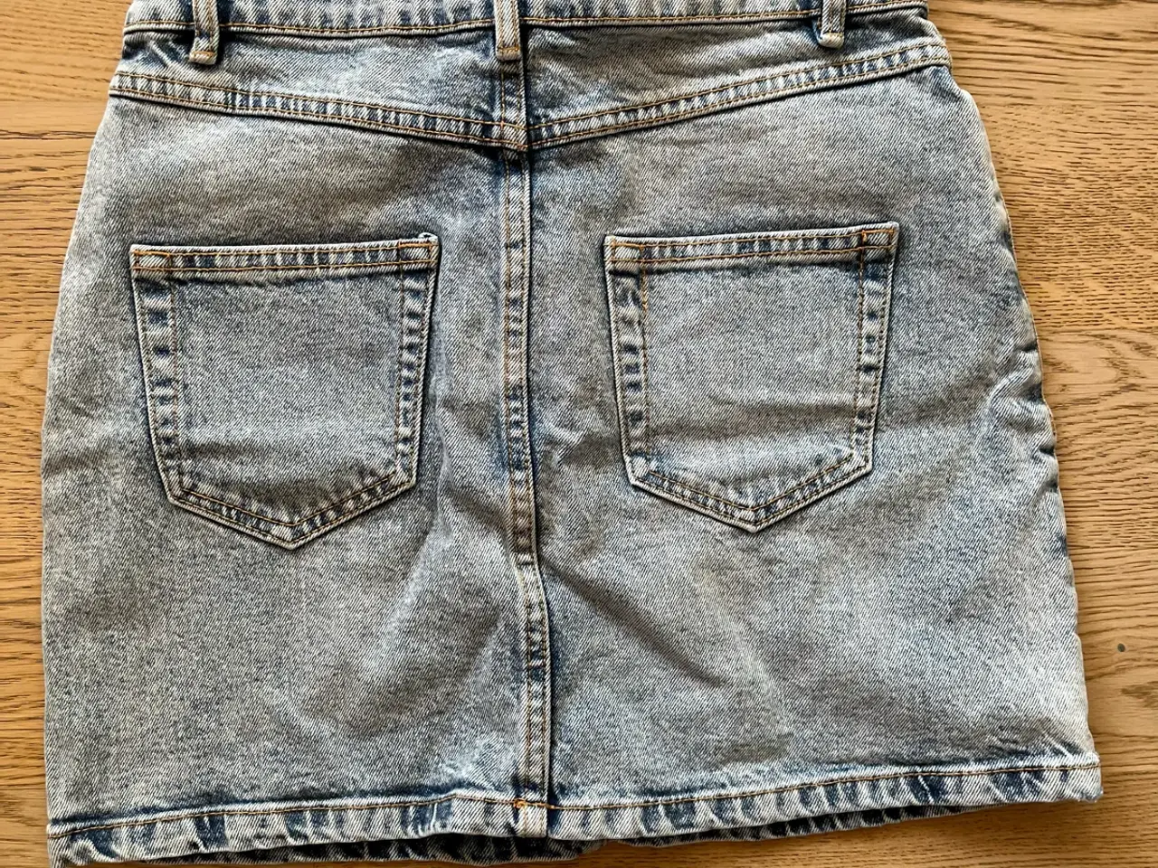 Billede 3 - ONLY denimnederdel lyseblå str 34