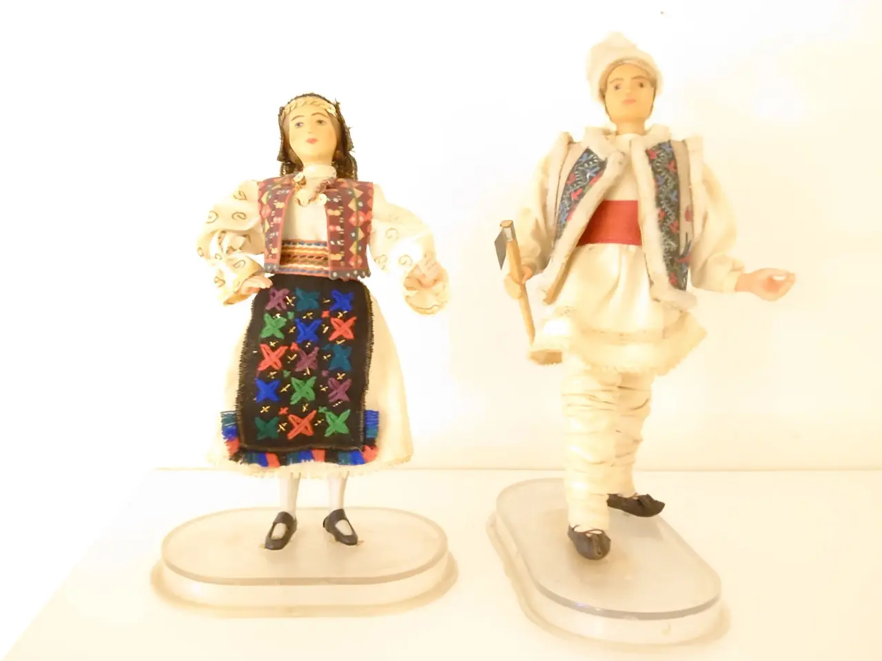 Billede 1 - 2 vintage figurer (Arta Chrisana) i egnsdragter.
