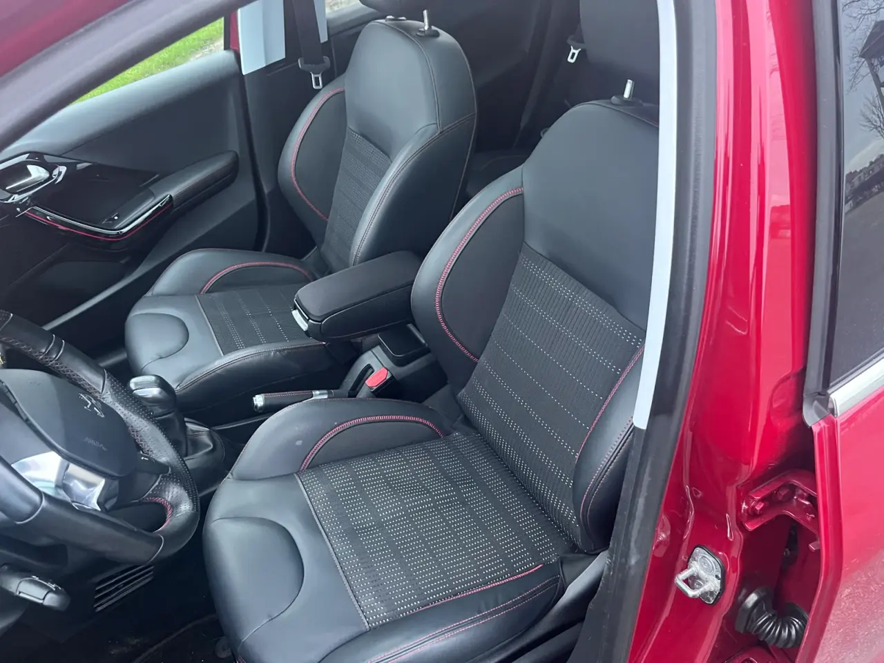 Billede 5 - Peugeot 208 gt line 1.6blue hdi