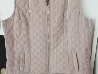 Quiltet vest str 44 NY