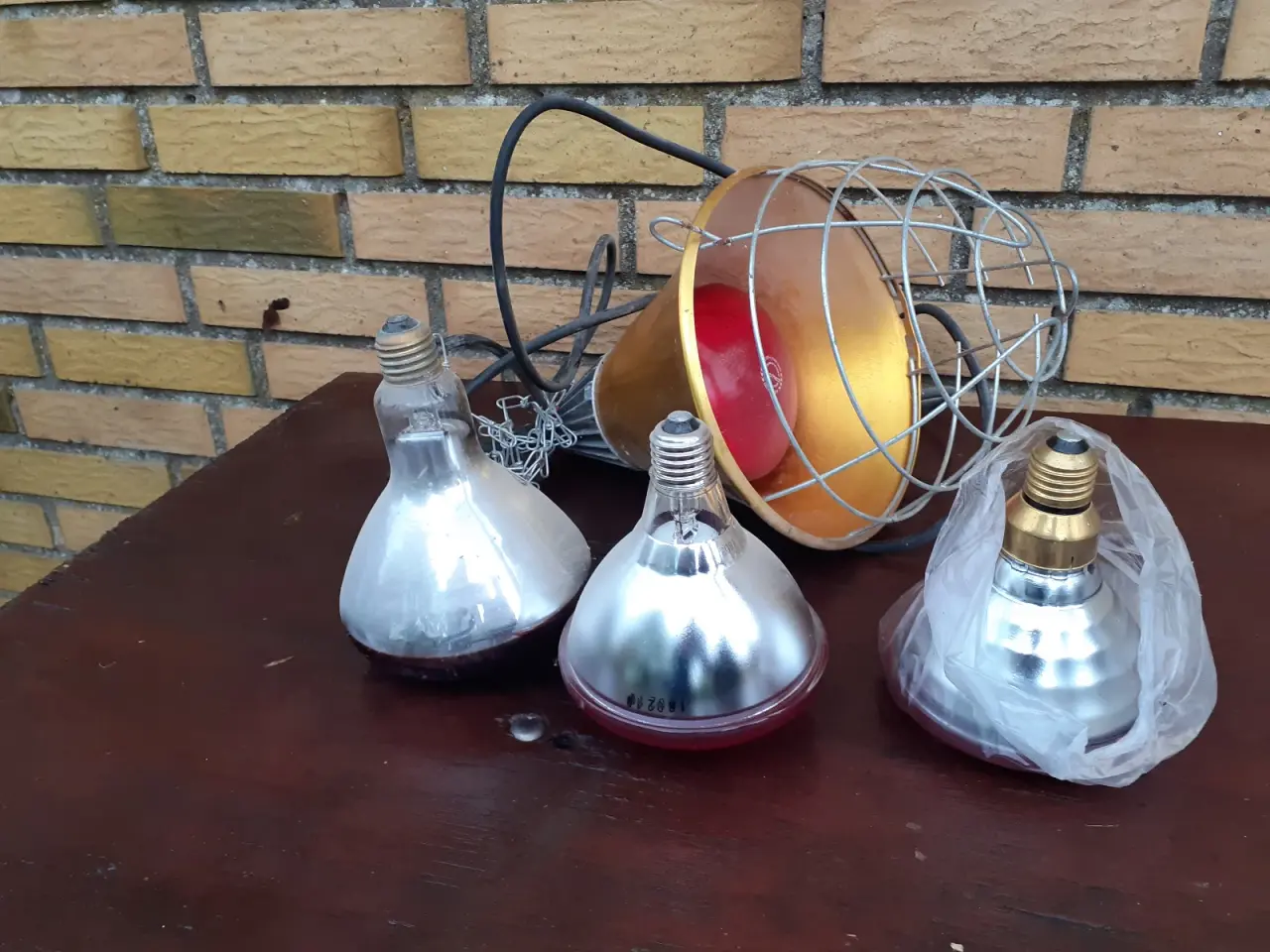 Billede 1 - Varelampe med 3 ekstra pærer