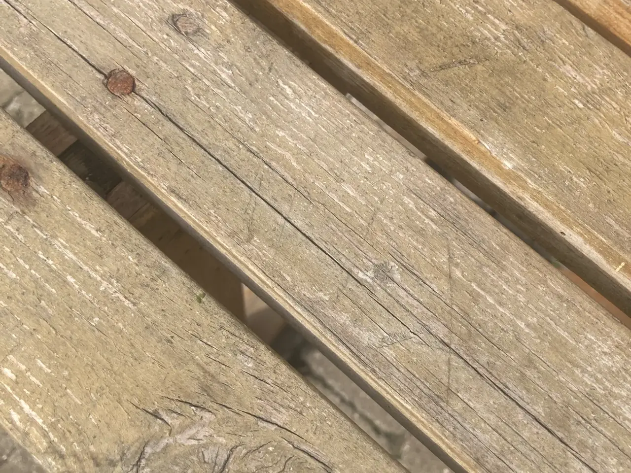 Billede 7 - Charmerende havebænk i naturtræ