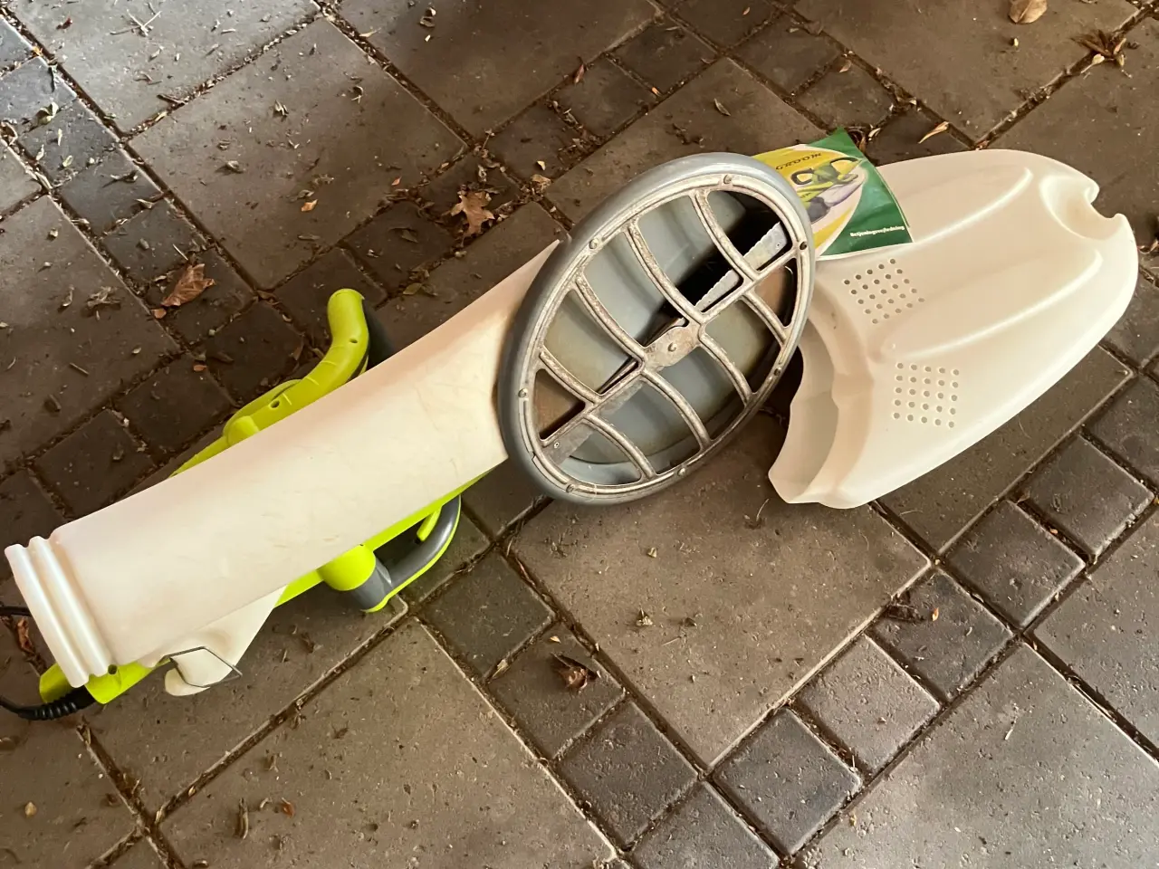 Billede 3 - hæktrimmer mærke GRUW