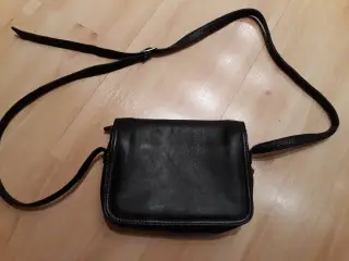 Sort skuldertaske
