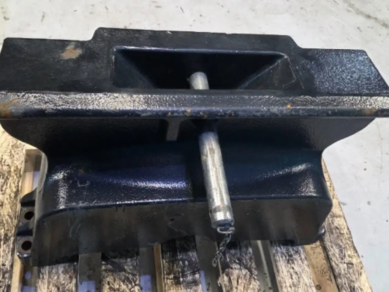 Billede 14 - Case Farmall 115C Frontvægt Holder 84313805