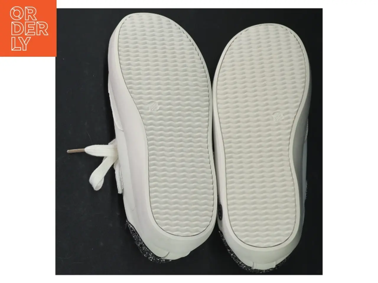 Billede 3 - Glitrende sneakers fra Ccdb Star (str. 35 )