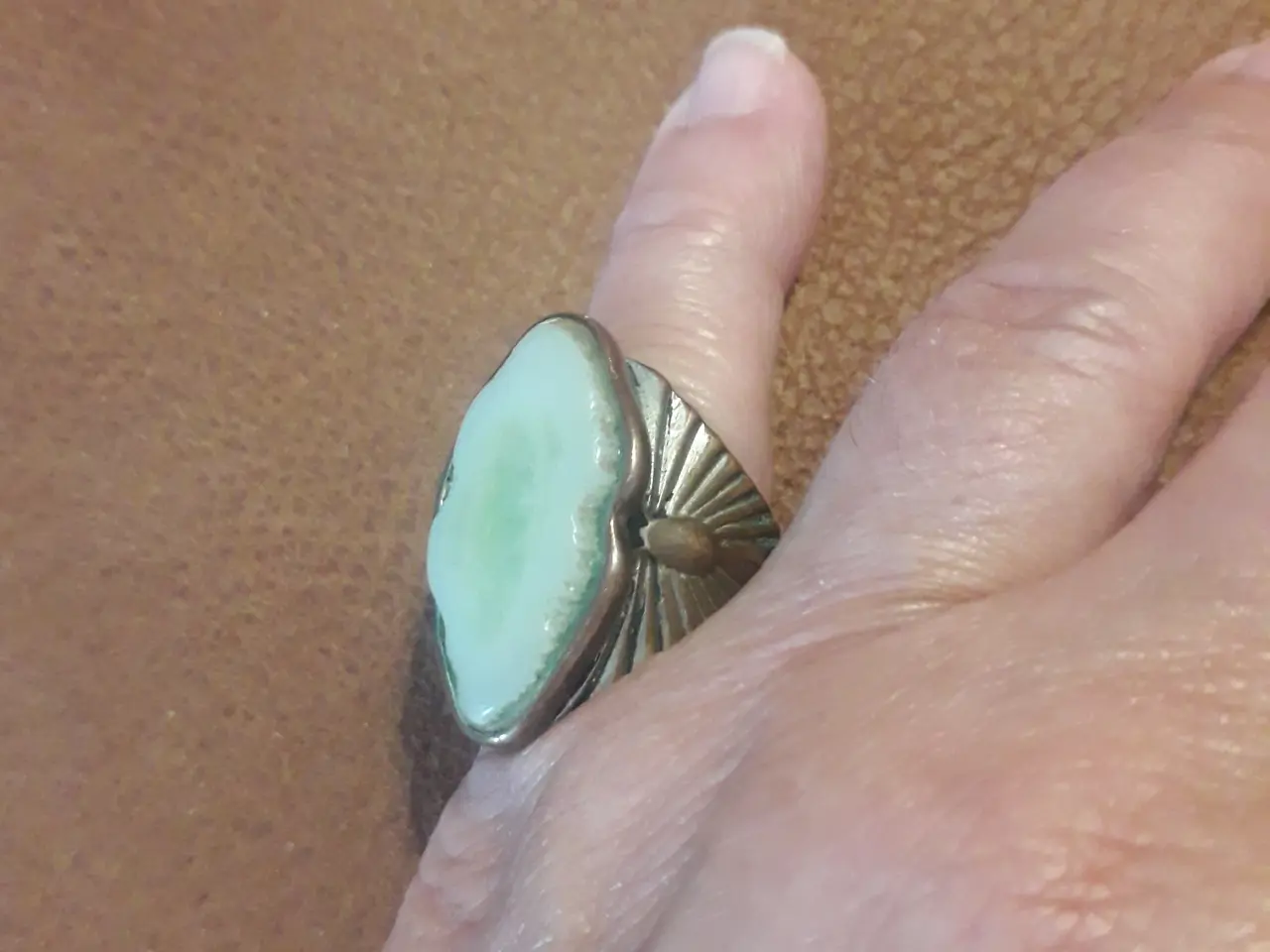 Billede 6 - Ring med Oval hvid sten