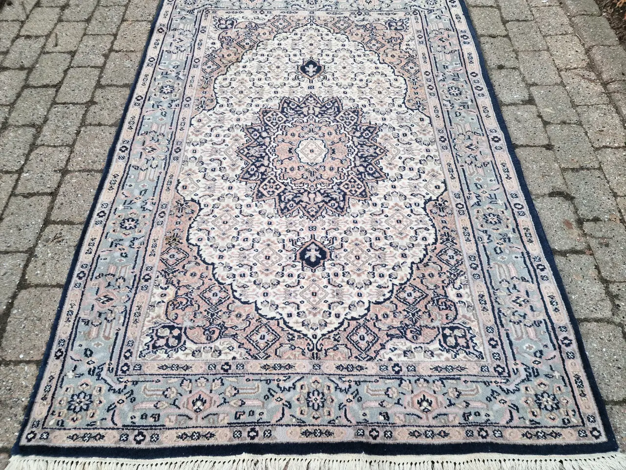 Billede 7 - Ægte håndknyttet vintage orientalsk tæppe.