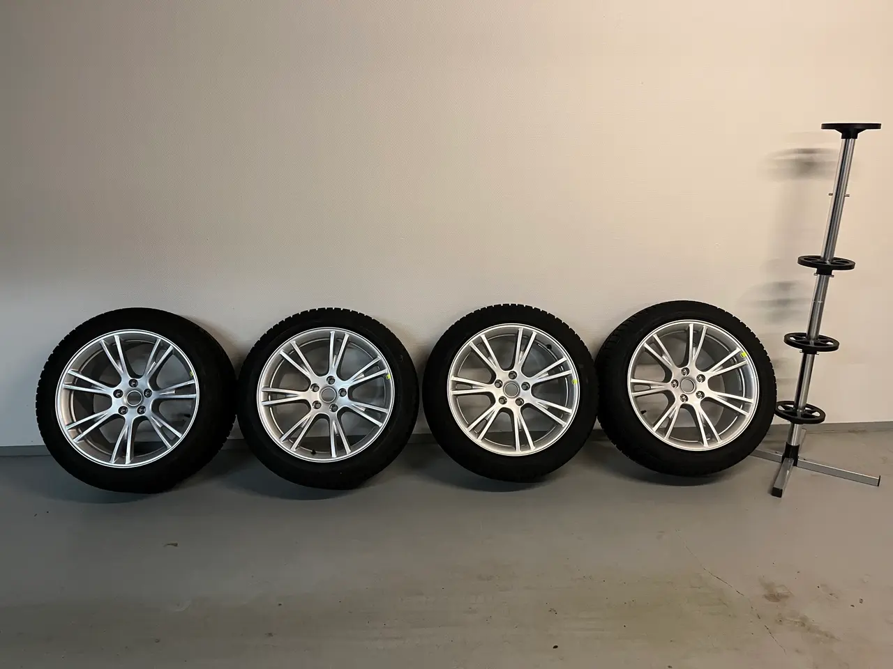 Billede 1 - Tesla Model Y vinterhjul 5x114,3 - 255/45 R19