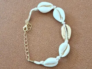 Armbånd med konkylier