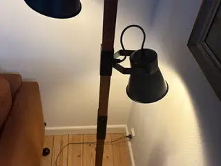 gulvlampe fra Daells bolighus