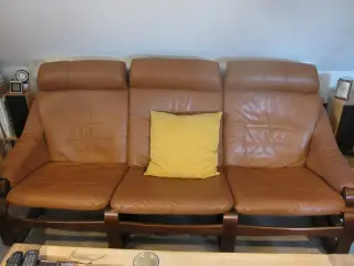 3 Person Sofa med 2 Stole og 2 Skaml