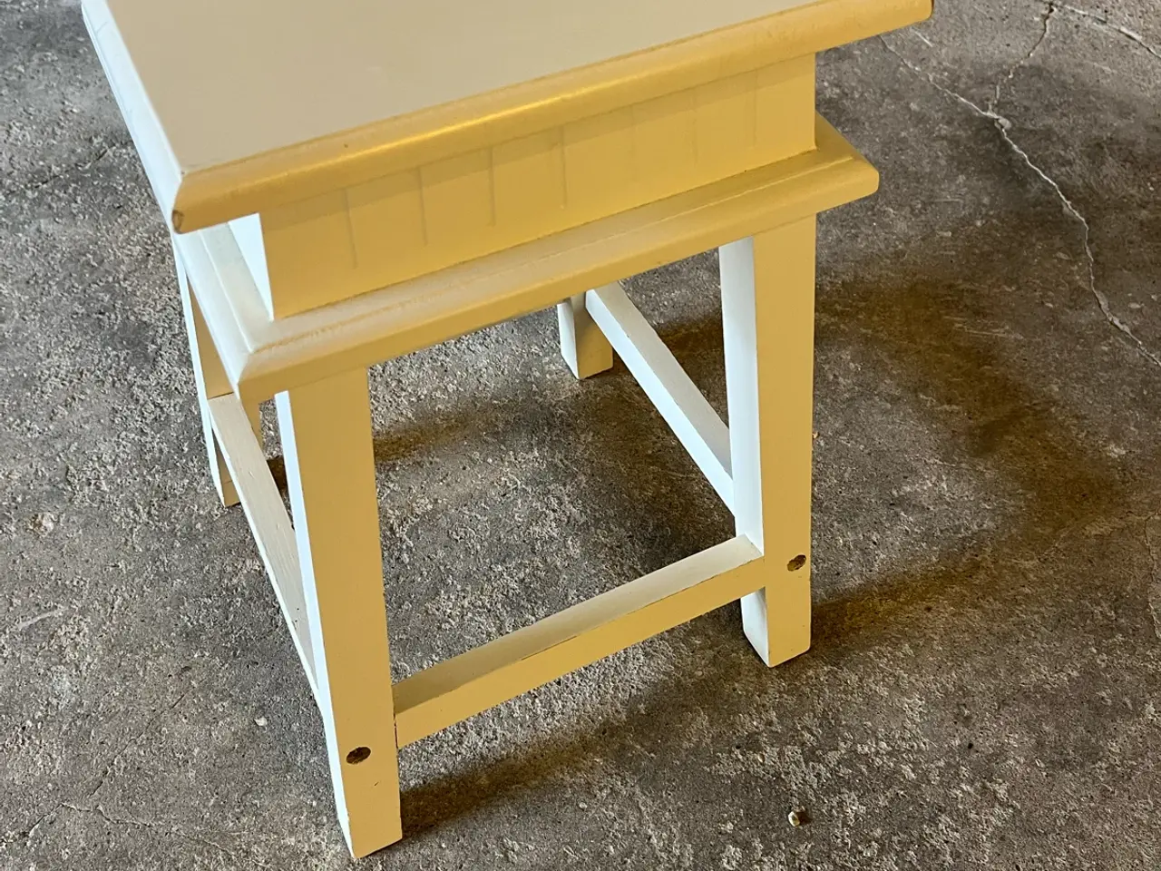 Billede 6 - Rundt bord + opsats og skammel