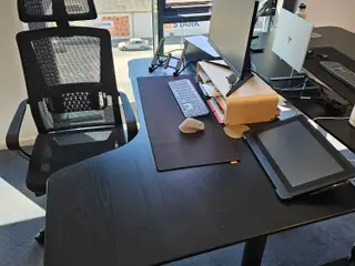 IKEA BEKANT Hæve/sænkebord (Hjørnebord) – Sort