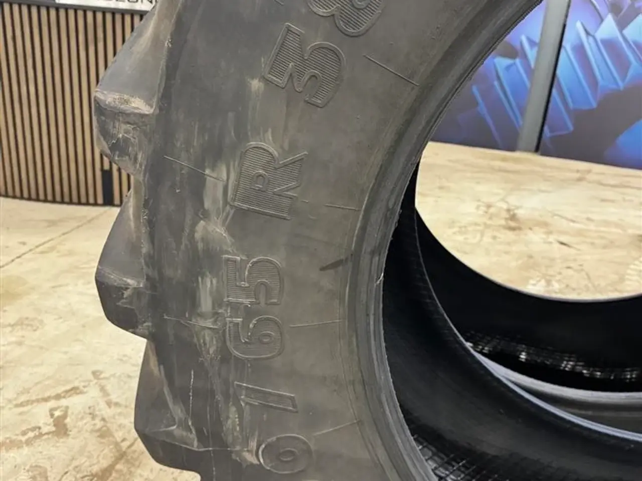 Billede 2 - Michelin 600/65 R38