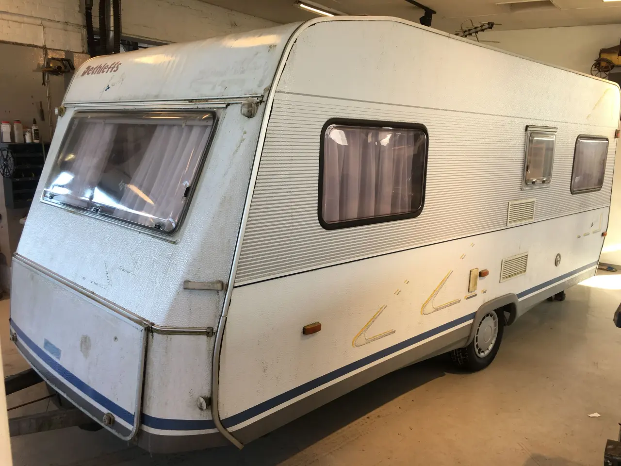 Billede 1 - vi køber din campingvogn