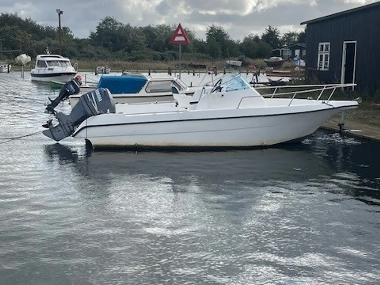 Billede 1 - fin styrepult båd med 100 hk 4 takt yamaha