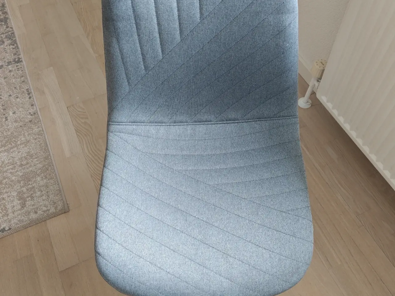 Billede 4 - Spisebord med 6 stole