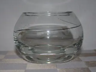 Lille skål af glas