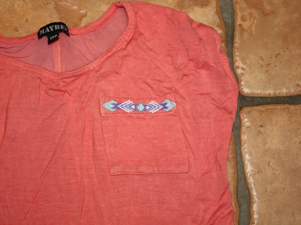 Billede 2 - MAYBEE T-shirt i str. 128