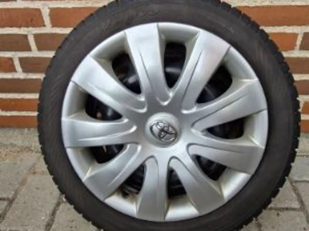 Billede 1 - Originale Toyota fælge med vinterdæk