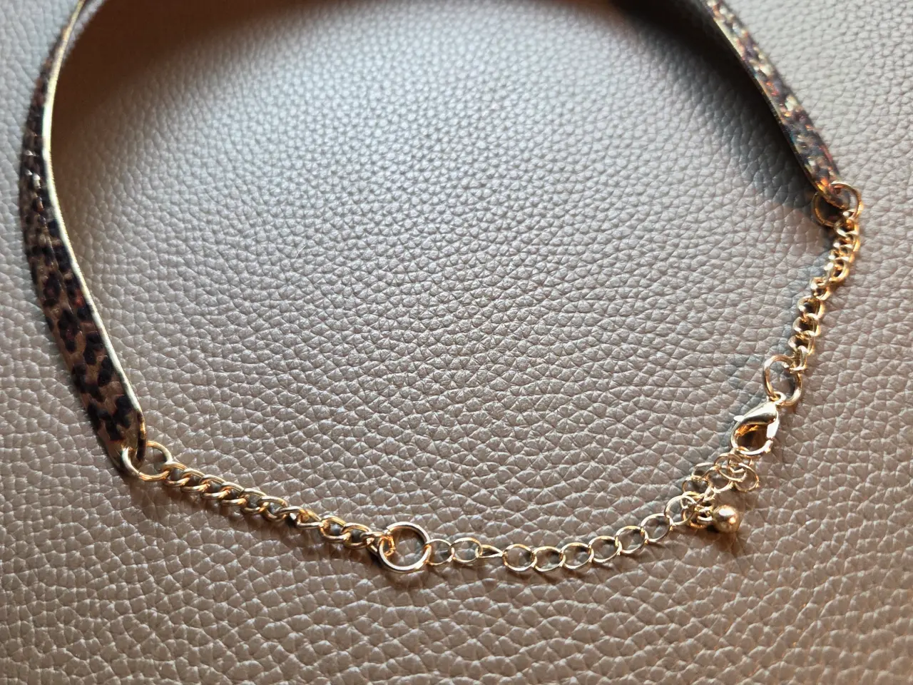 Billede 8 - Halssmykke med leopard print 