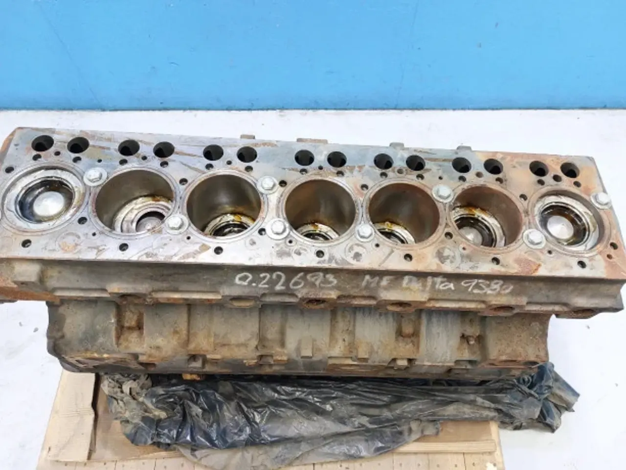 Billede 14 - Massey Ferguson 9380 Motorblok 865477030x