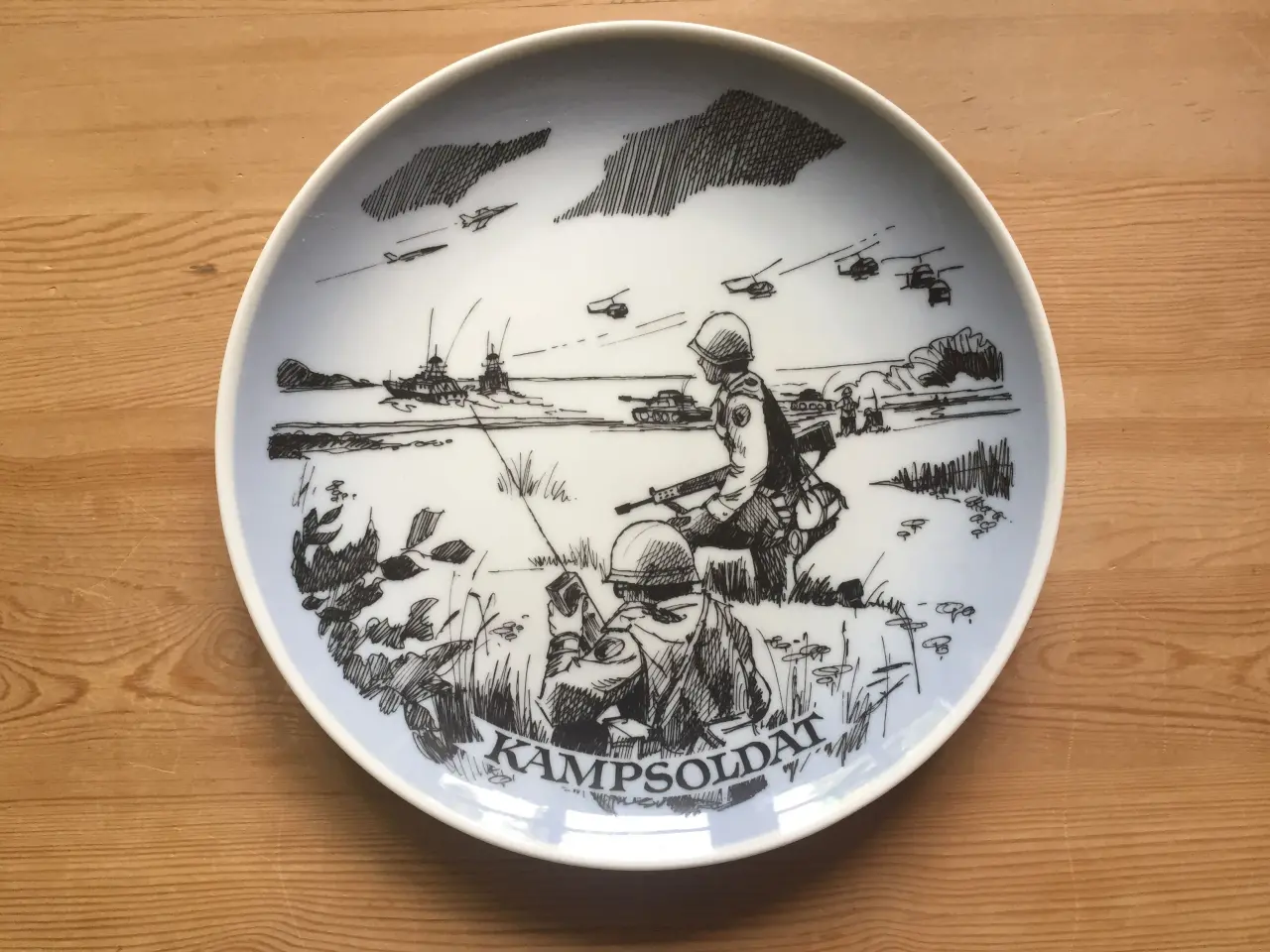 Billede 4 - Juleplatter, jubilæumsplatte, forsvarsplatte m.fl.