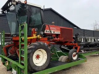 Hesston 8100
