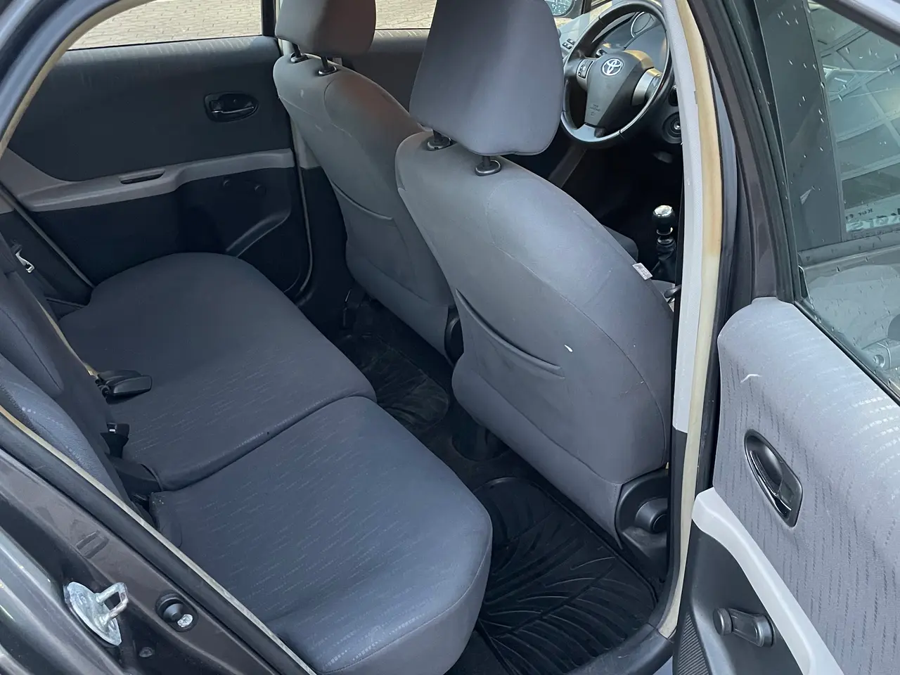 Billede 8 - TOYOTA YARIS 1,3 MAN 2010. 6-GEAR 
