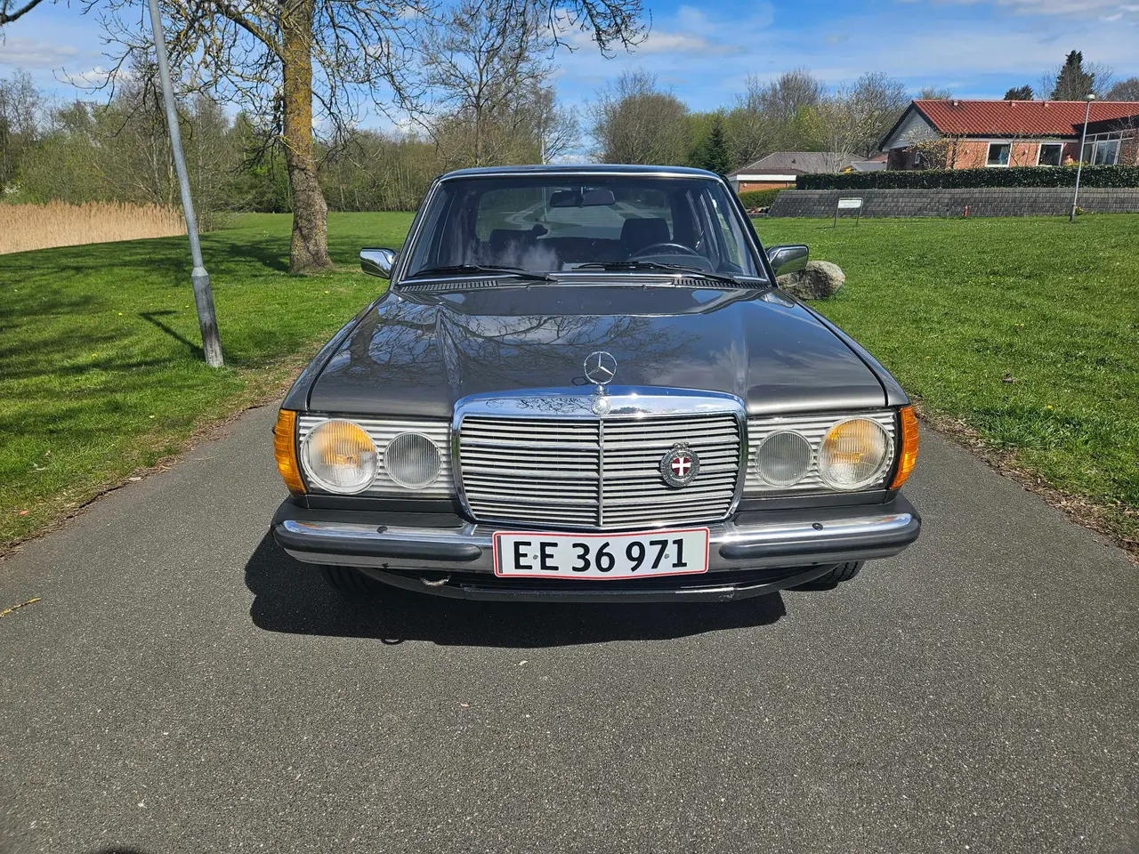 Billede 2 - Mercedes-Benz W123 2.3E veteran