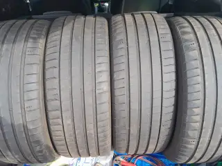 245/45×18 Michelin